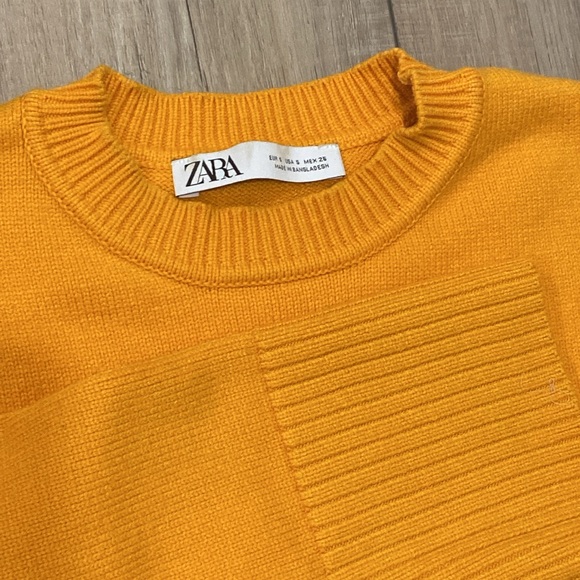 Orange crew neck knit sweater, size small - Picture 1 of 6